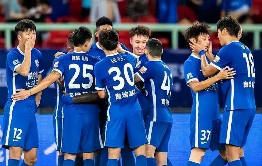 2022年夏窗，姆希塔良免签加盟国际米兰。